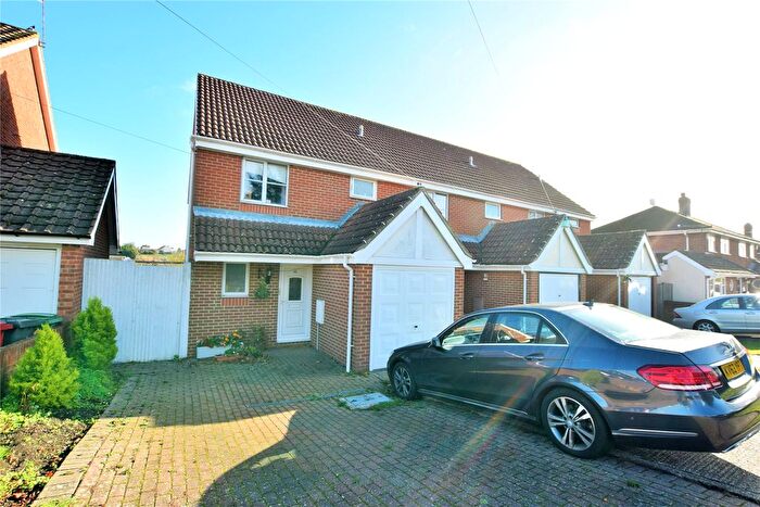3 Bedroom End Of Terrace House To Rent In St. Saviours Road, Reading, Berkshire, RG1