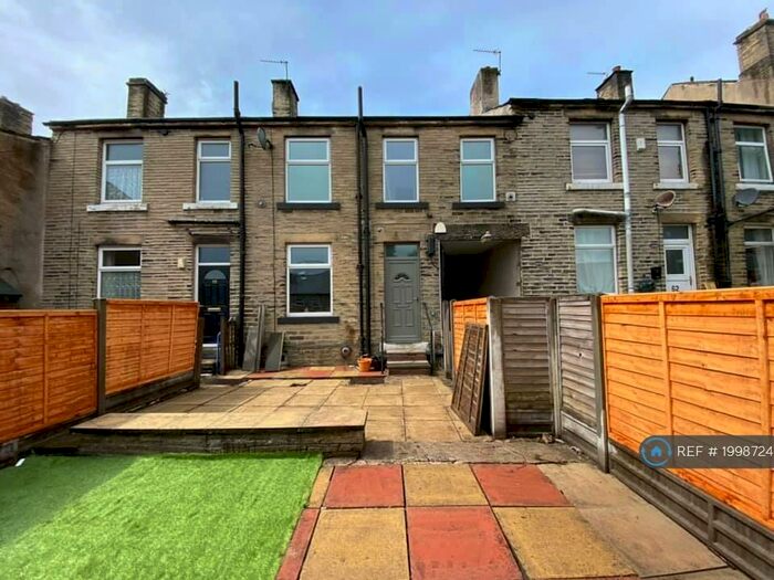 3 Bedroom Terraced House To Rent In Marion Street, Brighouse, HD6