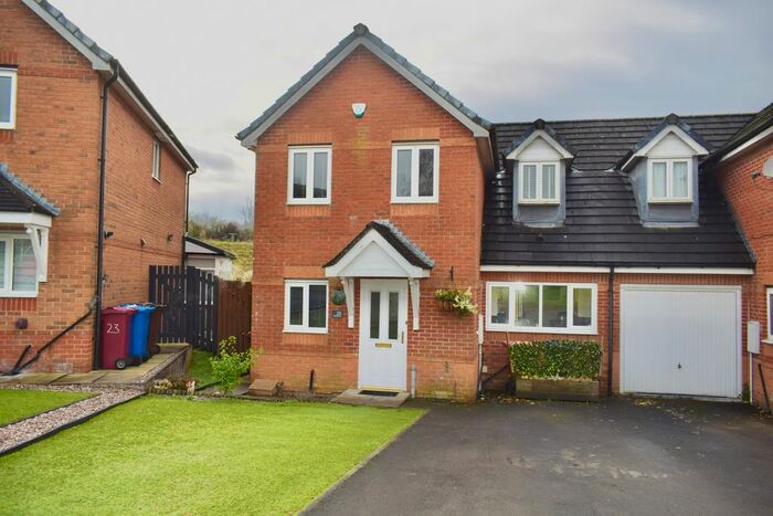 3 Bedroom Semi-Detached House To Rent In Spinning Avenue, Blackburn, BB1