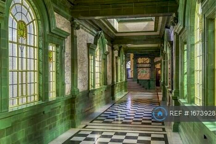 2 Bedroom Flat To Rent In Princess Street, Manchester, M1