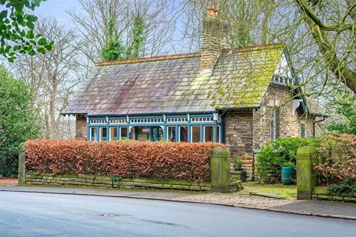 4 Bedroom Detached House To Rent In Park Avenue, Roundhay, Leeds, West Yorkshire, LS8