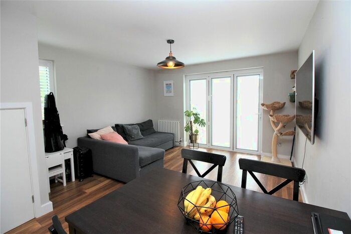 2 Bedroom End Of Terrace House To Rent In Allysum Walk, Billericay, CM12