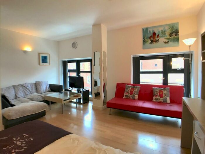 Studio To Rent In Britannia House, York Place, Leeds City Centre, LS1