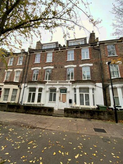 3 Bedroom Flat To Rent In Drayton Park Road, Highbury, Nd, London, N5