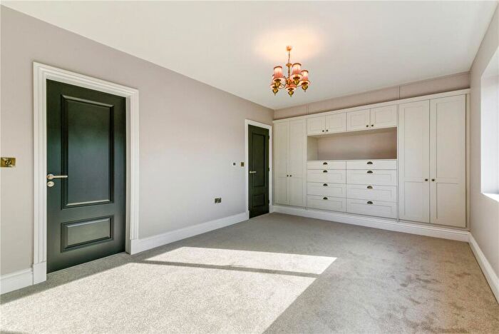 4 Bedroom Detached House For Sale In Gilhams Avenue, Banstead, Surrey, SM7