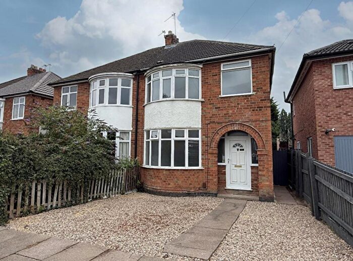 3 Bedroom Semi-Detached House For Sale In Bretby Road, Aylestone, LE2