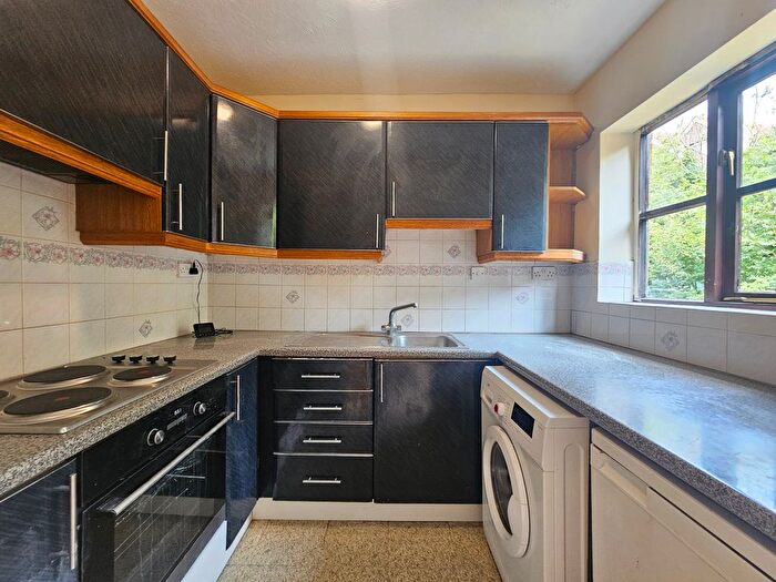 2 Bedroom Flat To Rent In Osbourne Road, Dartford, DA2