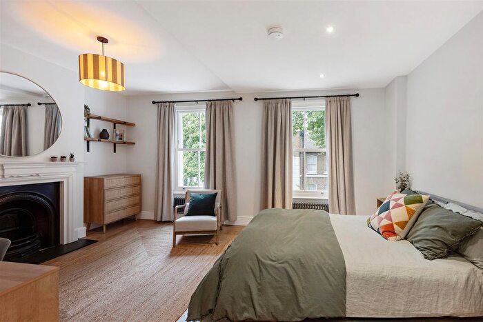 2 Bedroom Flat To Rent In Kings Grove, London, SE15