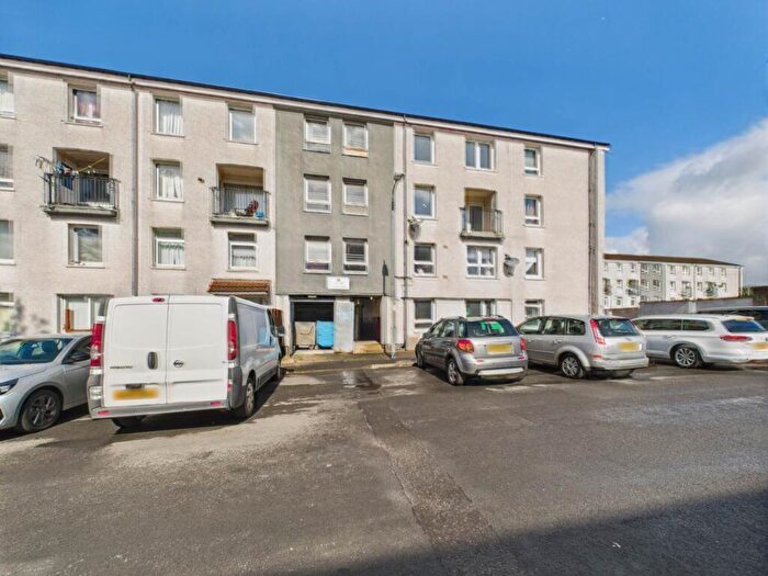 3 Bedroom Flat To Rent In Ettrick Terrace, Corseford, PA5