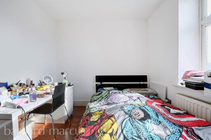 1 Bedroom Flat For Sale In Chiswick High Road, London, W4