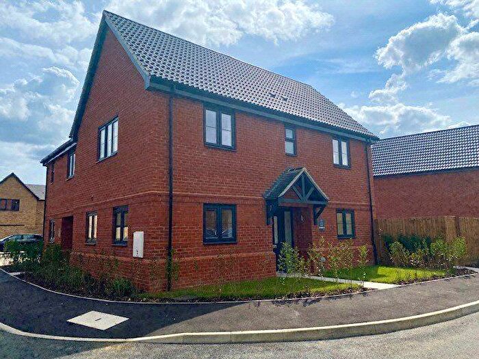3 Bedroom Detached House For Sale In Norwich Road, Attleborough, Norfolk, NR17