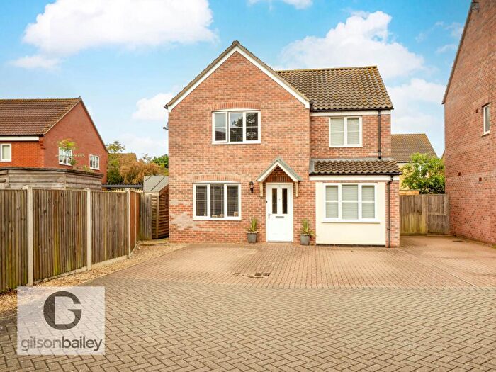 4 Bedroom Detached House For Sale In Centenary Close, Lingwood, NR13