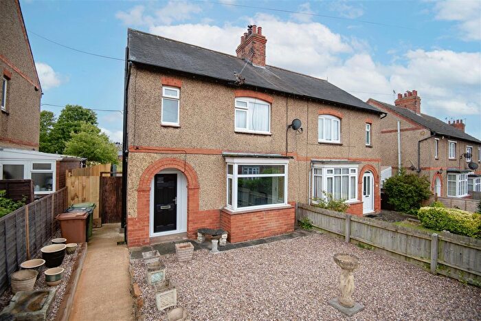 3 Bedroom Semi Detached House For Sale In West Street, Wellingborough, NN8