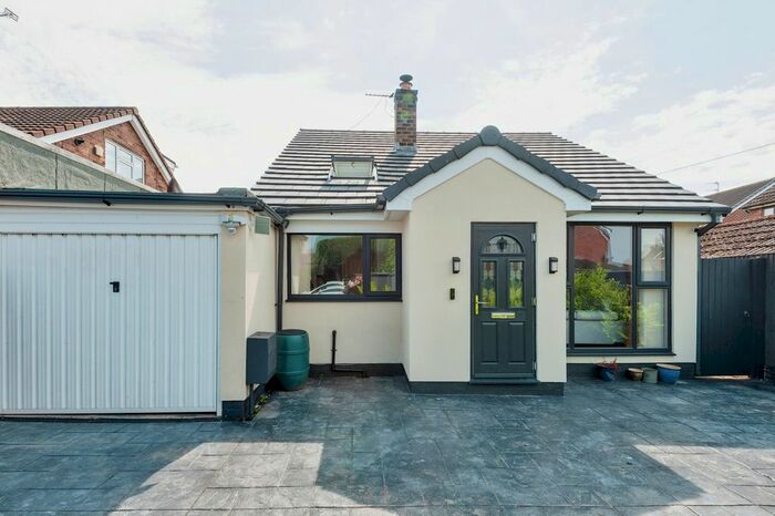 2 Bedroom Bungalow For Sale In Woburn Drive, Cronton, Widnes, WA8