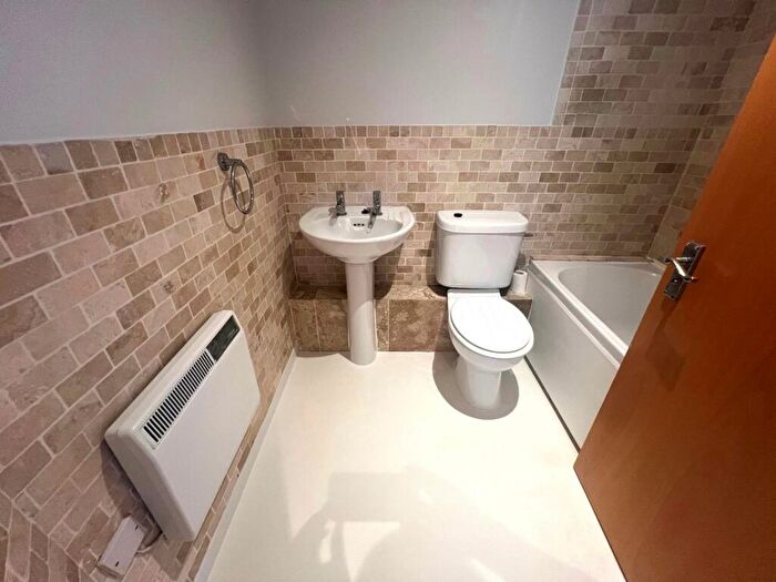 2 Bedroom Flat For Sale In Meadowford Close, Thamesmead ** Video & D Floorplan Available **, SE28