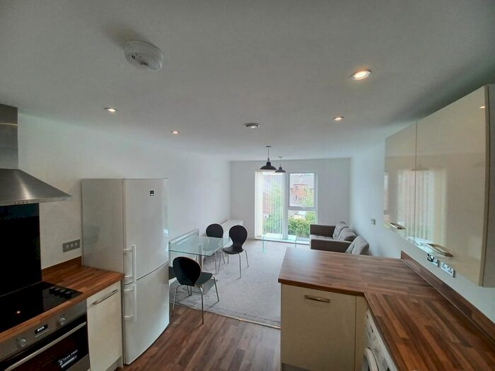 2 Bedroom Flat To Rent In Hartington Road, Altrincham, WA14