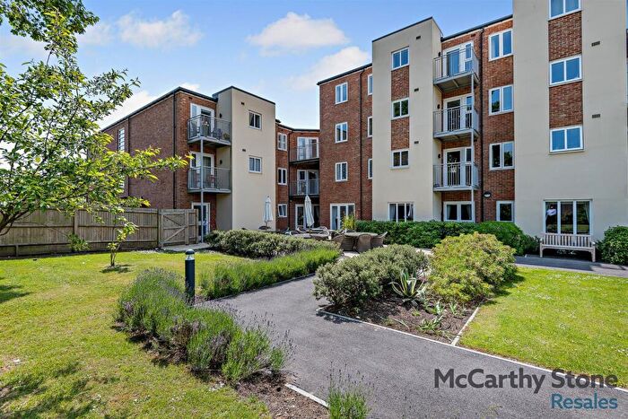 1 Bedroom Apartment For Sale In Elkington House, Charlton Green, Dover, CT16