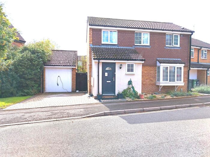 3 Bedroom Detached House For Sale In Linacres, Luton, LU4