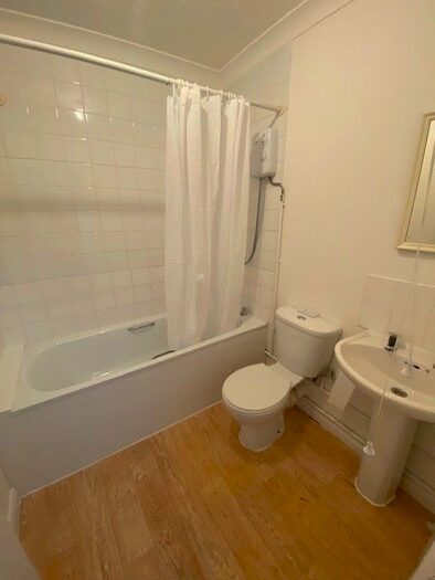 1 Bedroom Flat To Rent In Burseldon Road, Southampton, SO19