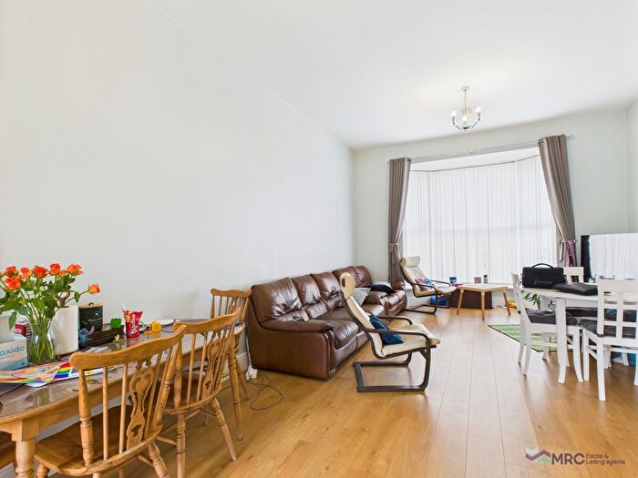 3 Bedroom Detached House To Rent In Louis Street, HU3