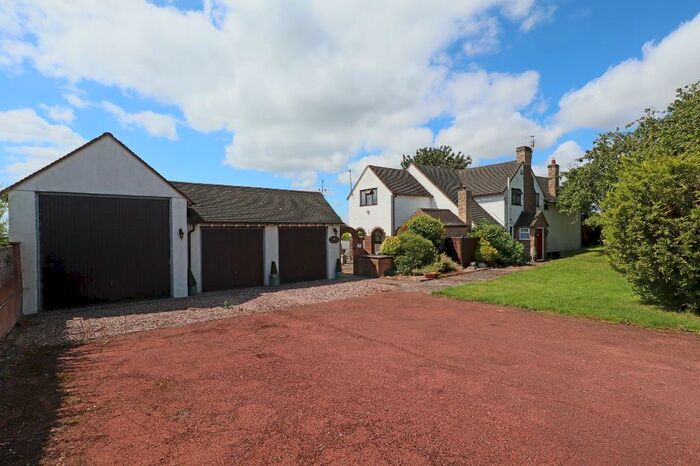 4 Bedroom Detached House For Sale In Yarlet Lane, Stafford, Staffs, ST18