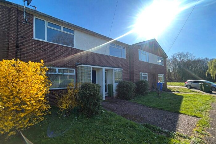 2 Bedroom Maisonette To Rent In Cheyne Way, Farnborough, Hampshire, GU14