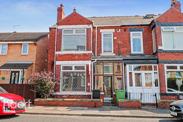 3 Bedroom End Of Terrace House For Sale In Station Road, Leeds, LS25