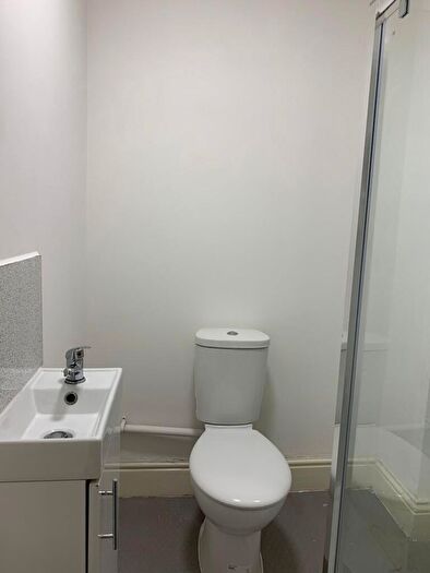 2 Bedroom Block Of Apartments For Sale In Stanley Road, Kirkdale, L5
