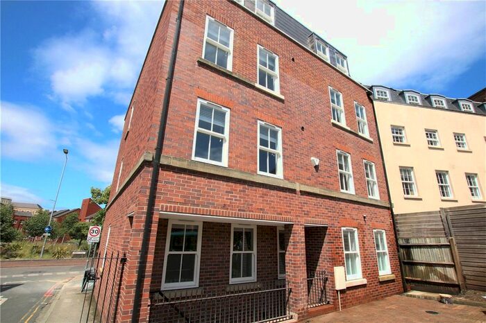 1 Bedroom Flat To Rent In Queens Road, Reading, Berkshire, RG1