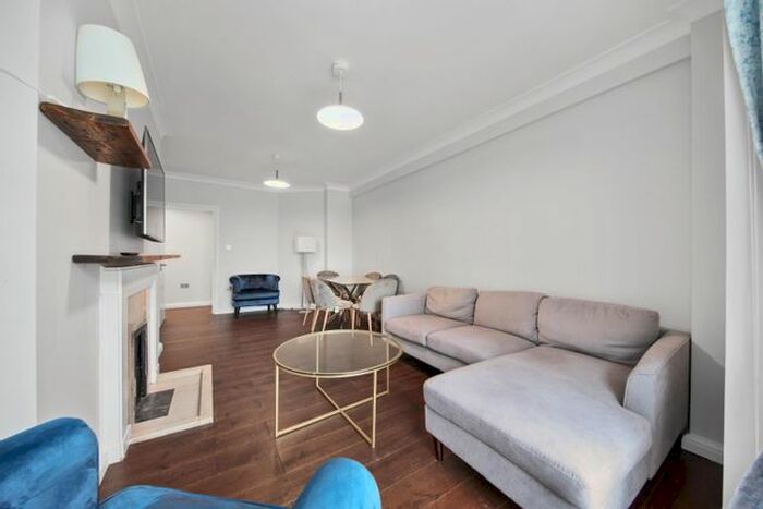 3 Bedroom Flat To Rent In Dorset House, Gloucester Place, Marylebone, London, NW1