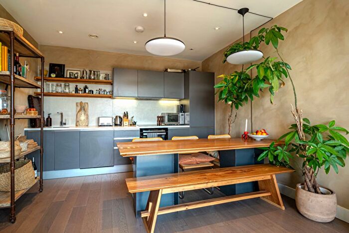 1 Bedroom Flat For Sale In Chamberlayne Road, London, NW10