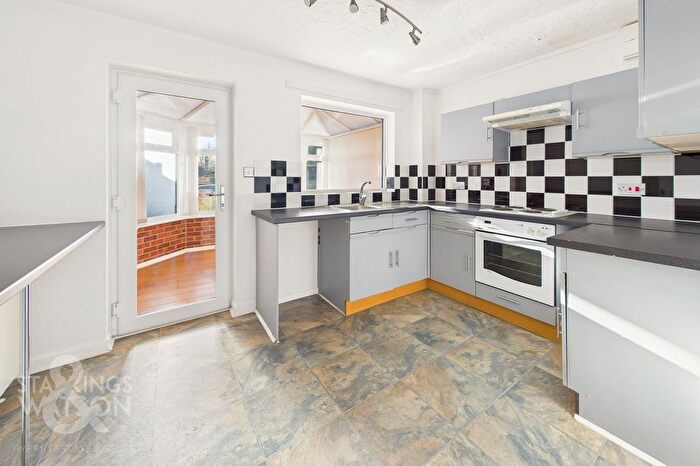 2 Bedroom Semi-Detached House For Sale In Braydeston Drive, Blofield, Norwich, NR13