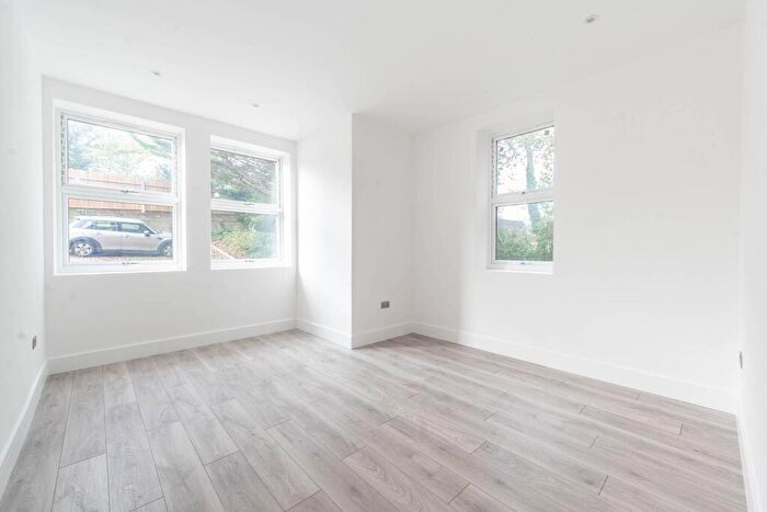 3 Bedroom Flat For Sale In West End Lane, Pinner, HA5
