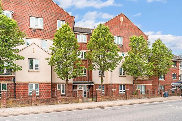 2 Bedroom Flat To Rent In Kingston Road, Portsmouth, PO2