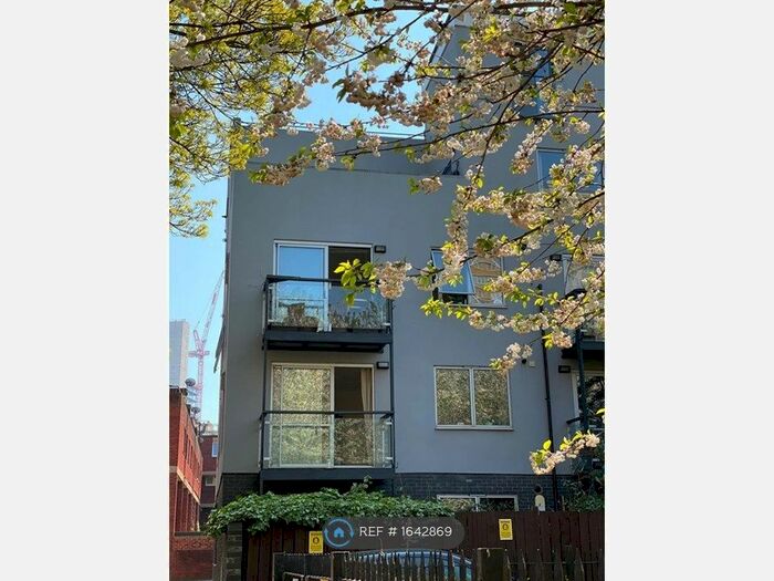 2 Bedroom Flat To Rent In Bartholomew Square, London, EC1V