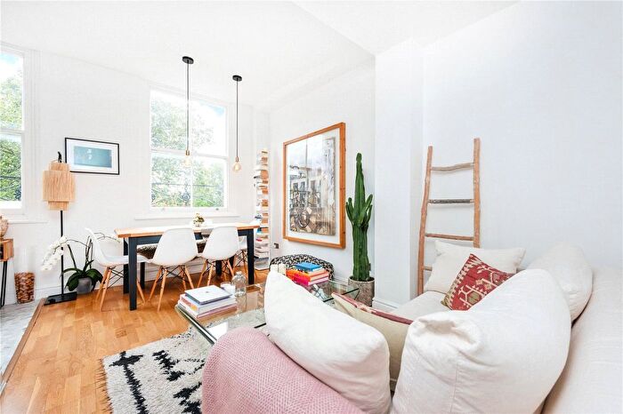 2 Bedroom Flat To Rent In Arundel Square, London, N7