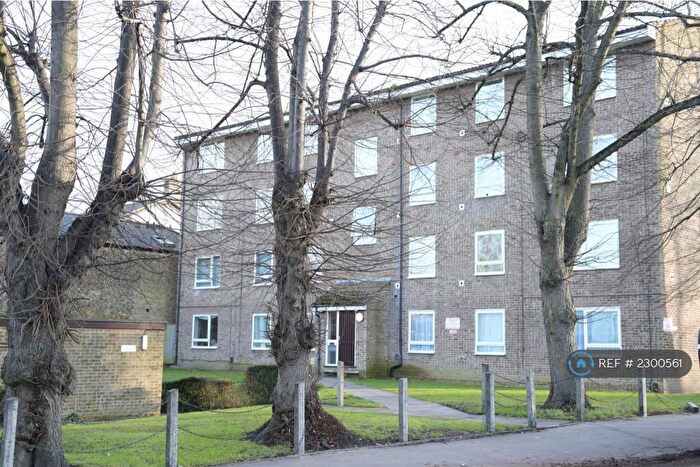 2 Bedroom Flat To Rent In Gloucester Lodge, Croydon, CR0