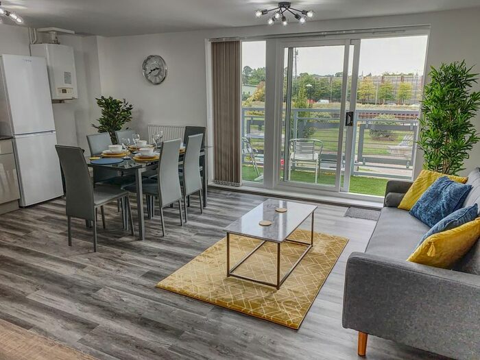 2 Bedroom Flat To Rent In Compair Crescent, Ipswich, IP2