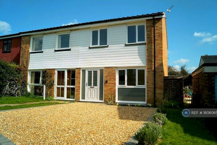 3 Bedroom Semi-Detached House To Rent In Little Breach, Chichester, PO19