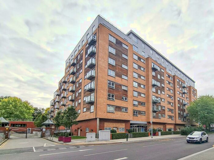 2 Bedroom Flat To Rent In Cherrydown East, Basildon, SS16