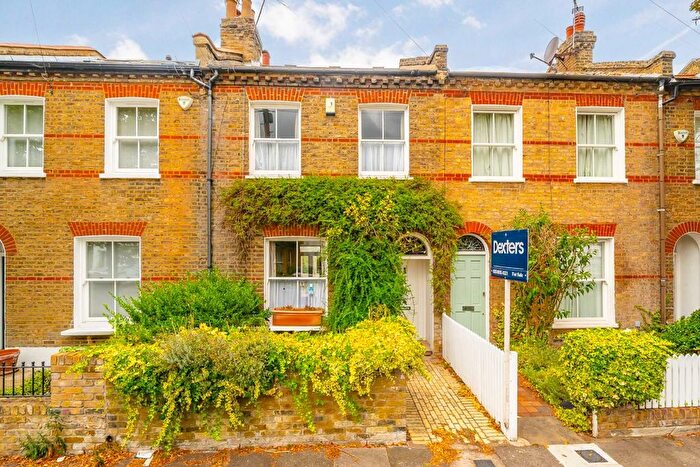 2 Bedroom Property For Sale In Dale Street, Chiswick, W4