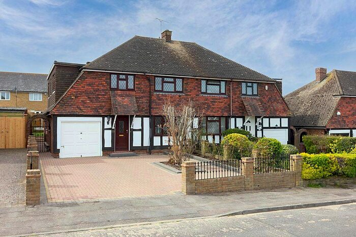 4 Bedroom Semi-Detached House To Rent In Rolvenden Drive, Sittingbourne, ME10