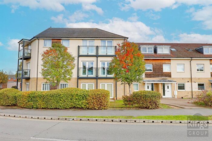 2 Bedroom Flat For Sale In The Cedars, Broxbourne, EN10