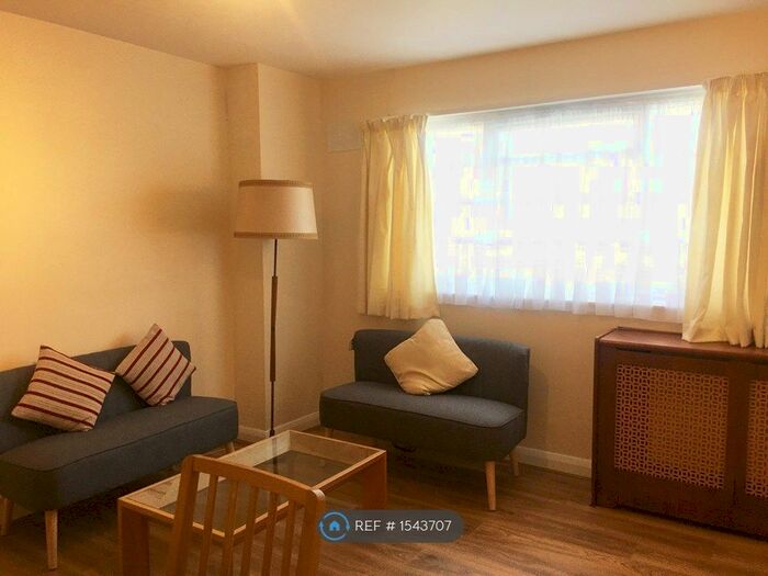 2 Bedroom Flat To Rent In Third Avenue, Wembley, London, HA9