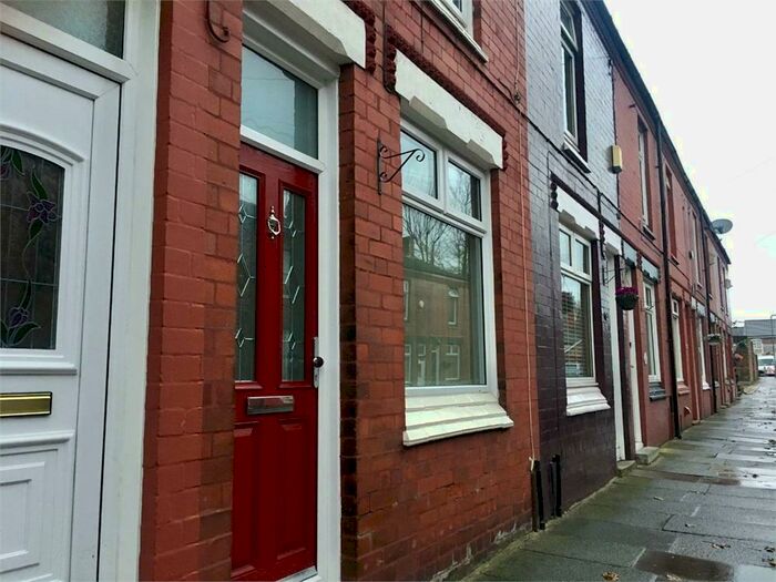 2 Bedroom House To Rent In Ivy Avenue, L19