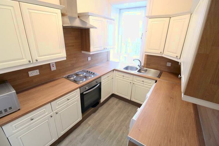 3 Bedroom Flat To Rent In King Street, Second Floor, AB24