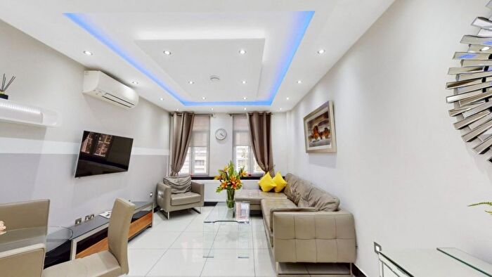 3 Bedroom Flat To Rent In Great Cumberland Place, London, W1H