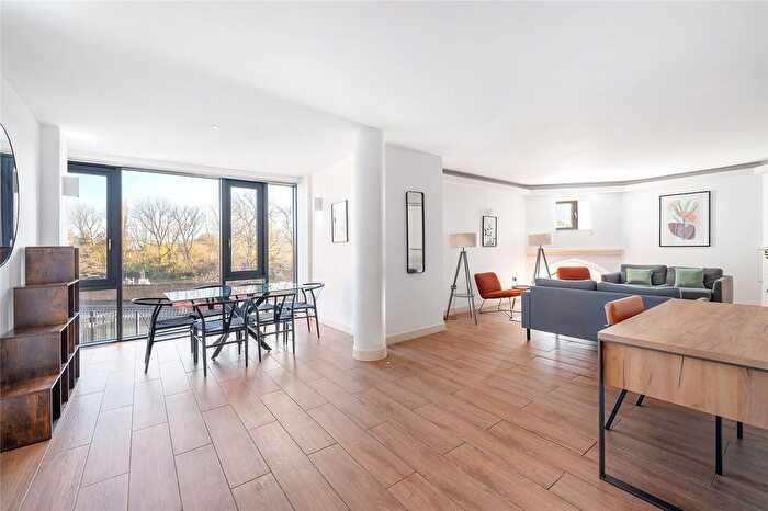 2 Bedroom Flat To Rent In St Georges Apartments, High Street, Brentford, TW8