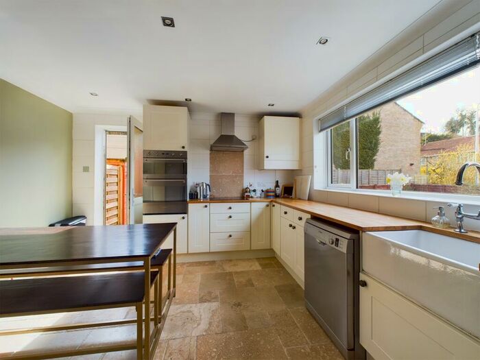 3 Bedroom End Of Terrace House For Sale In Chiltern View, Purley On Thames, RG8