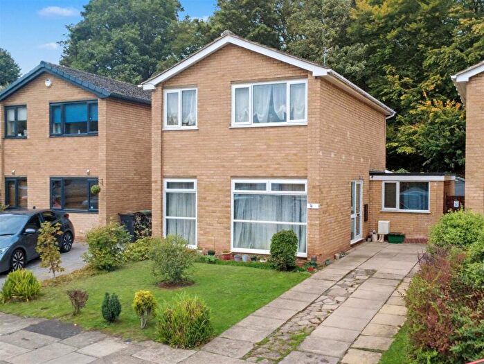 3 Bedroom Detached House For Sale In Leamington Drive, Beeston, Nottingham, NG9